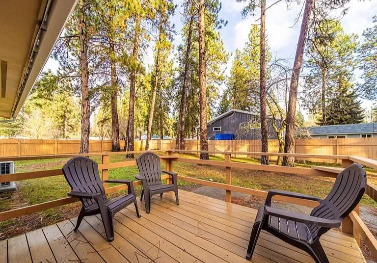 Exterior-patio-with-backyard Exterior-patio-with-backyard